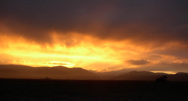 Lever de soleil sur les monts du Bugey