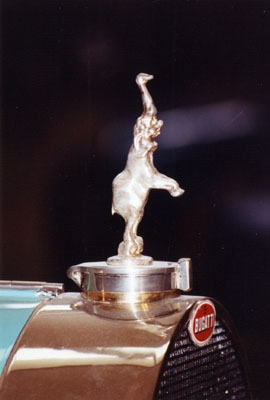 Bouchon de radiateur d'une Bugatti